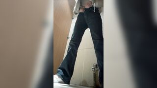 (seri) quay lén chị gái xinh đẹp dễ thương đi đái nhìn rất nứng