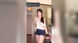 Gái xinh nhảy khoả thân trên douyin tiktok Trung Quốc
