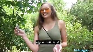 Bỏ  tiền gạ địt em sinh viên đang đợi xe buýt vú to lồn ngon dâm đãng