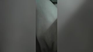 Em gái lộ hàng khi call