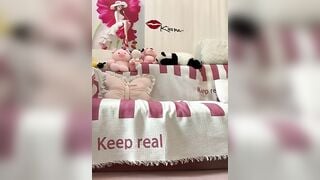 Em idol SSSniang dâm tặc mặc tất quần nhưng không mặc quần lót show hàng cực quyến rũ