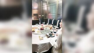 cô chủ đi ăn không hài lòng cách phục vụ và cái kết