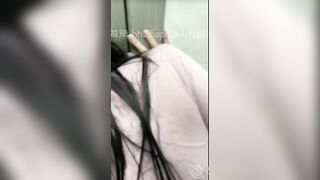 Lên thăm e họ sinh viên năm 1 r vào nvs bắt e bú cu xog địt trần luôn trog đấy