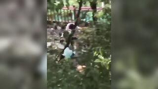 Quay lén mấy em học sinh ra công viên địt nhau dâm đãng