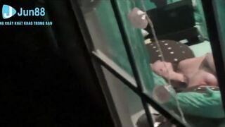 Quay lén hàng xóm không mặc đồ ở nhà vú to lồn ngon dâm đãng