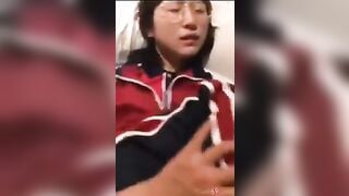 Địt em học sinh cấp 3 đeo kính cận mặt dâm lồn non siêu dâm