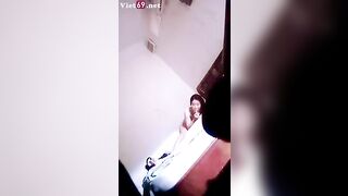 Hack cam: quay cảnh chủ massage cho khách tại phòng nhà tr
