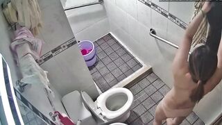 Gì út  chưa chồng hơi lớn tuổi tí ,cho gì lên xem mắt