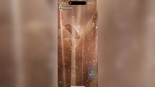 Những con điếm da màu show trên live