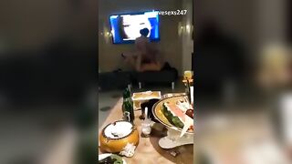 Mấy em nhân viên quấn hát vú to lồn ngon dâm đãng