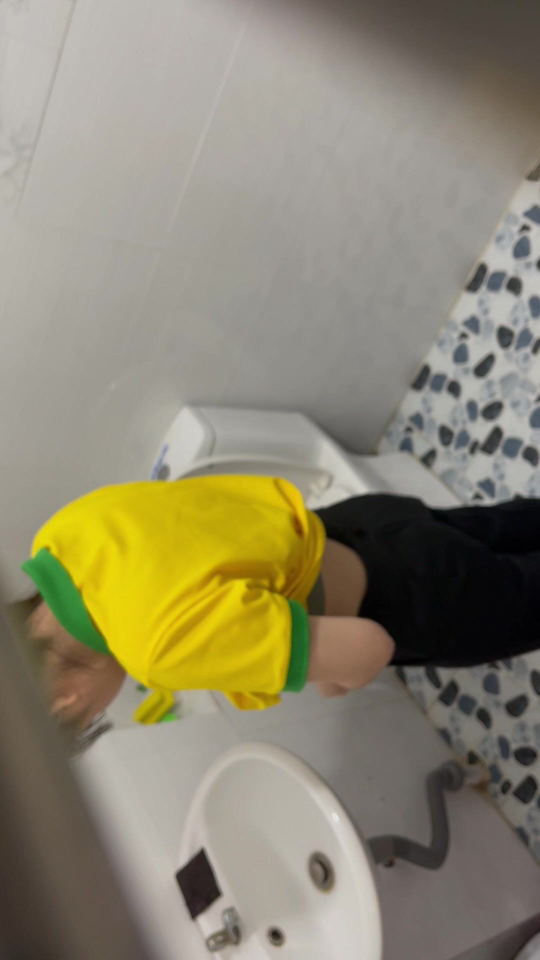 Quay lén e giáo viên mới vào làm