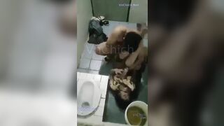 Gái Xinh Bị Dụ Uống Say Làm Mất Cả Đời Gái Trong Wc Vì Lũ Bạn Khốn Nạn