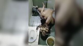 Gái Xinh Bị Dụ Uống Say Làm Mất Cả Đời Gái Trong Wc Vì Lũ Bạn Khốn Nạn