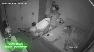 Hack Camera Ru con ngủ xong , Nứng Lồn là 2 vợ chồng lôi nhau ra địt