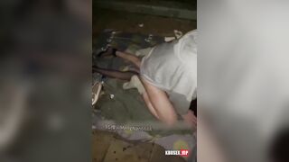 Đưa bạn ra nhà hoang địt tê lồn bắn tinh ngập lồn dâm đãng