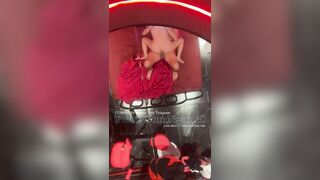 Nằm nghịch vú em trong nhà nghỉ làm em nứng rồi địt nát lồn em sinh viên năm 4