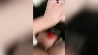 Chồng có sở thích lạ tự quay vợ bị hai người đàn ông lạ bạo dâm mỗi lỗ một cu