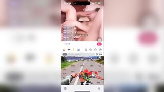 Hot Douyin Live Bạn Trai Móc Lồn Nhầm Ứng Dụng
