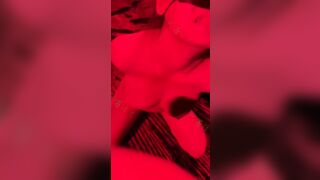 Bạo dâm em rau vú to rên la kích thích dâm đãng