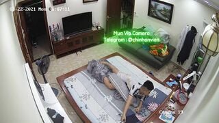 Hack Camera Bà Mẹ Dâm Đãng Chuyên Sờ Chim Con Xong Ngửi