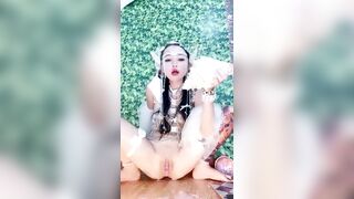 Em loli mình dây thủ dâm móc cả bàn tay vào lồn