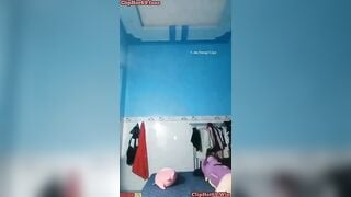 Em học sinh mới lớn vú to lồn múp khoe hàng thủ dâm