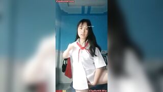 Học sinh mới lớn vú to lồn múp khoe hàng dâm đãng