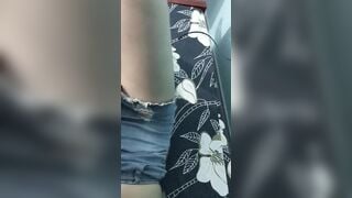 Anh họ nằm đè lên đầu e gái cho bú cu còn mình thì quay vid móc lồn nhiều lông của em