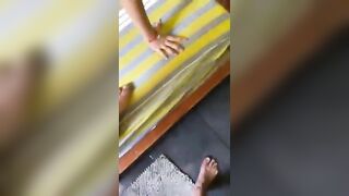 Vén quần địt con em vợ mông to hàng ngon dâm đãng