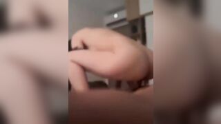 Em người yêu rủ qua nhà cưỡi ngựa