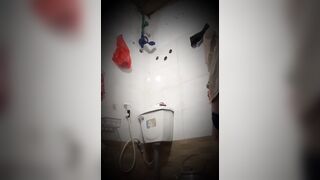 Sáng nhà chơi Quay lén cô đang thân lúc đang tắm