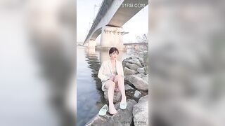 Quay video vụng trộm với bà chị họ