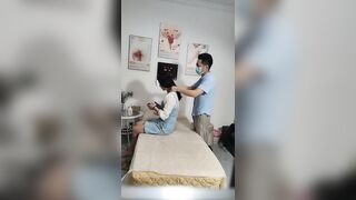 Tiệm sapa xoa bóp bất ổn xong đè ra chịt luôn