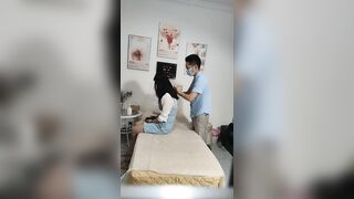 Tiệm sapa xoa bóp bất ổn xong đè ra chịt luôn