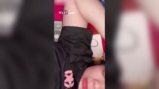 Đưa cô bạn thân say rượu về mà không dám đụ nên sục cu rồi bắn đầy tinh lên mặt em