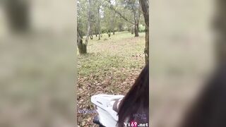Có em người yêu nghiện public từ trên đồi, rừng cây đến hang đá em chơi hết Kích thíc