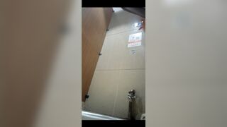 🔥NÓNG quay lén tiểu thư nhỏ nhắn xinh xắn đi đái cực kì đáng yêu