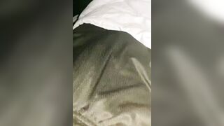 Thấy em ngủ chị sở chim lén 1 xíu,bé k11, k ngờ bữa nay to v r:))