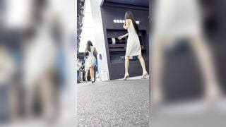 quay lén dưới váy máy em PGA trong sự kiện ra mắt xe - phần 12