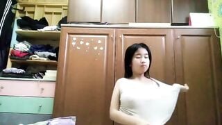 em học sinh lồn múp không lông thủ dâm 2