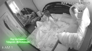 Hack Camera Vợ Chồng Lén Địt Nhau Trước Mặt Con
