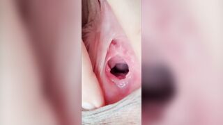Cái lỗ lồn hồng hào đang thèm cặc muốn uống tinh dâm đãng chảy nước