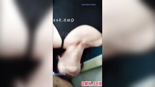 Thanh niên đưa hẳn bạn some chịch về tận nhà dâng vợ cho bạn địt . Nằm phơi buồi