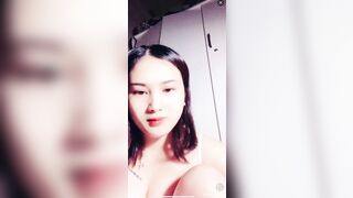 Chị gái show lồn