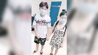 Bạn trai đưa người yêu cho hai thằng Tây đen địt dâm đãng cặc to rên la kích thích