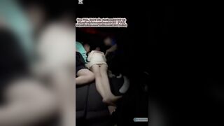 Mấy thằng trai dâm thèm lồn địt tập thể em gái gọi dâm đãng kích thích trên ô tô