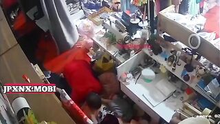 Bú lồn địt chủ shop hàng ngon dâm đãng kích thích bắn tinh vào lồn