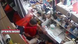 Bú lồn địt chủ shop hàng ngon dâm đãng kích thích bắn tinh vào lồn