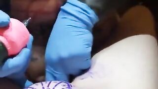 Vừa Lút Cán vừa xăm Lồn cho e Gái Xinh Chảy đầy dâm thủy ướt hết Giường