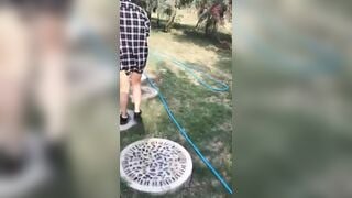 Em gái Trung quốc khoe lồn thủ dâm ngoài công viên